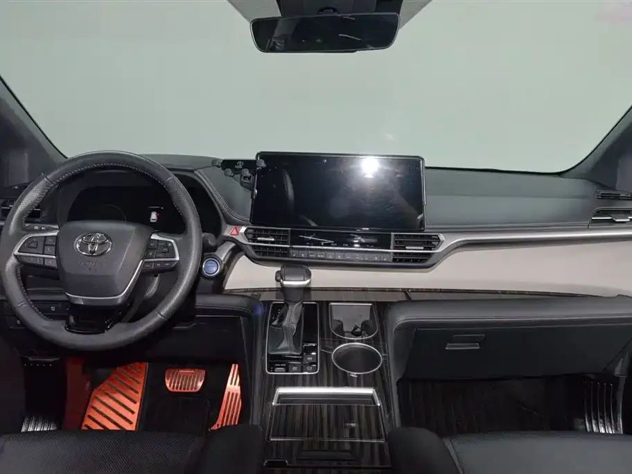 Toyota Granvia — фото 7