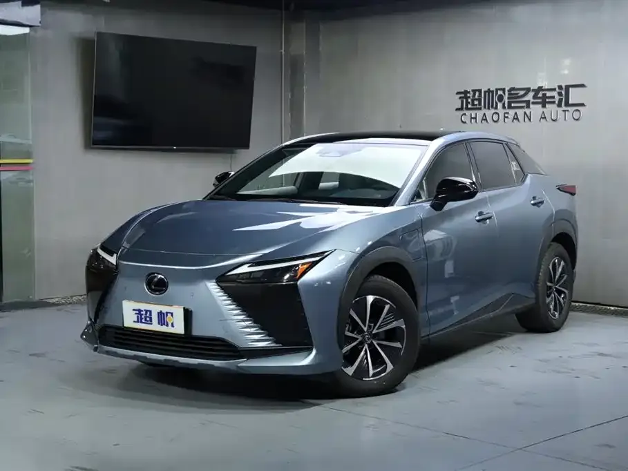 Lexus RZ — фото 1