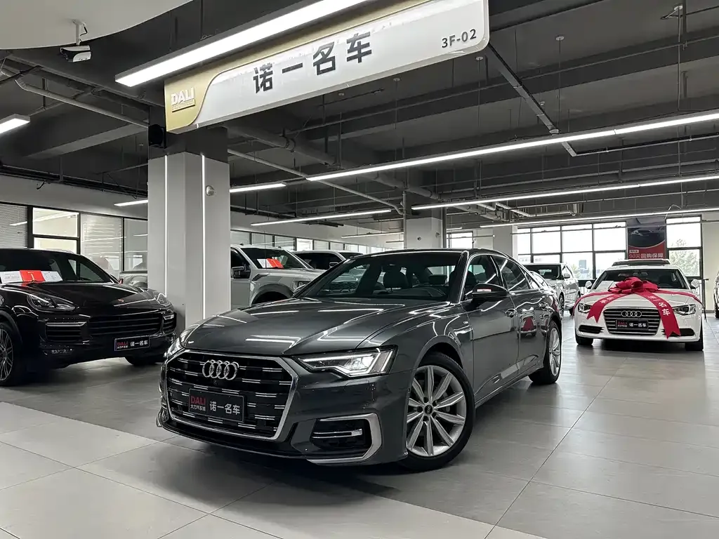 Audi A6L — фото 1