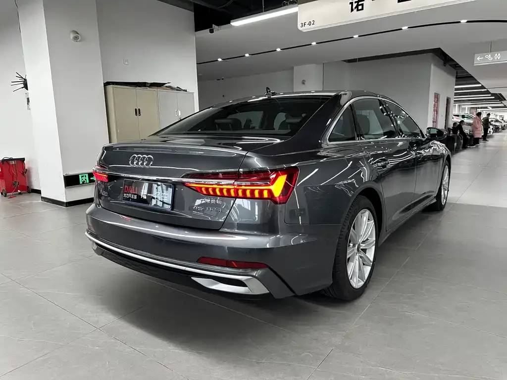 Audi A6L — фото 3