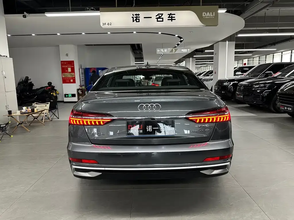Audi A6L — фото 5