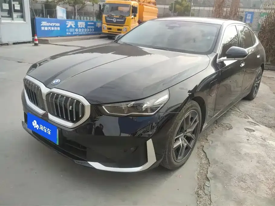 BMW i5 — фото 1