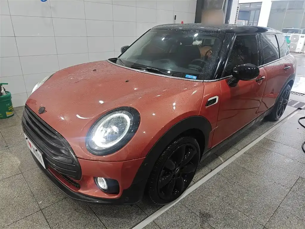 MINI Clubman — фото 1