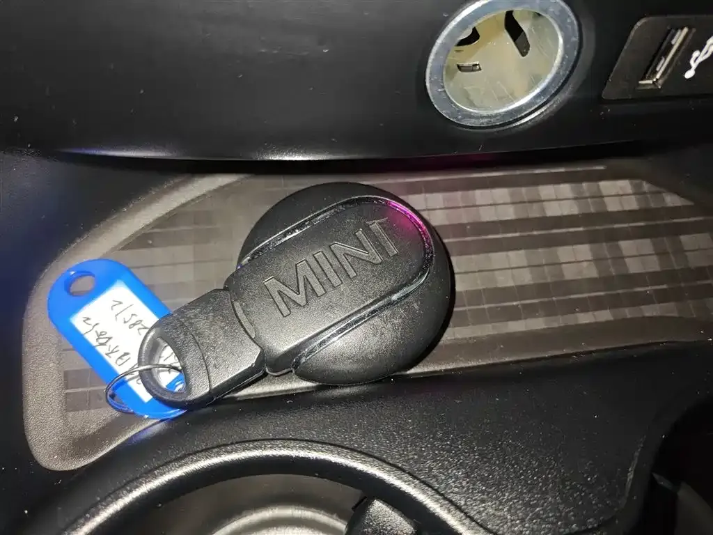 MINI Clubman — фото 9