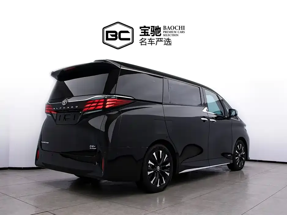 Toyota Alphard — фото 3