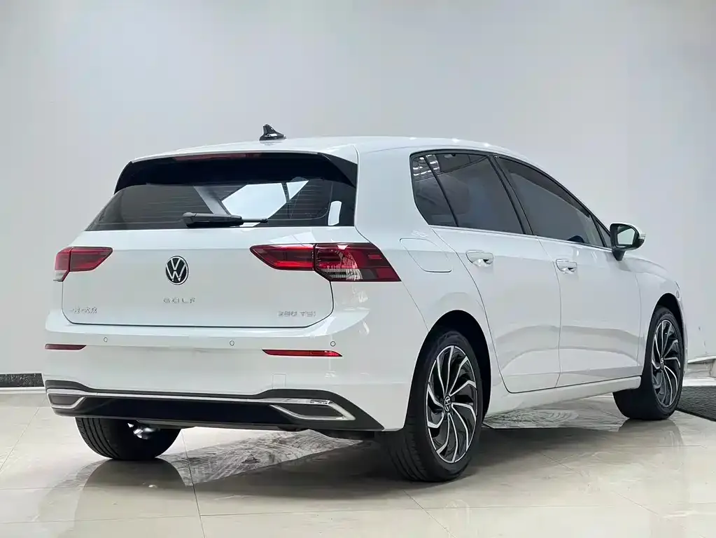Volkswagen Golf — фото 5
