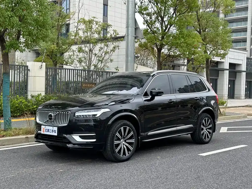 Volvo XC90 — фото 1