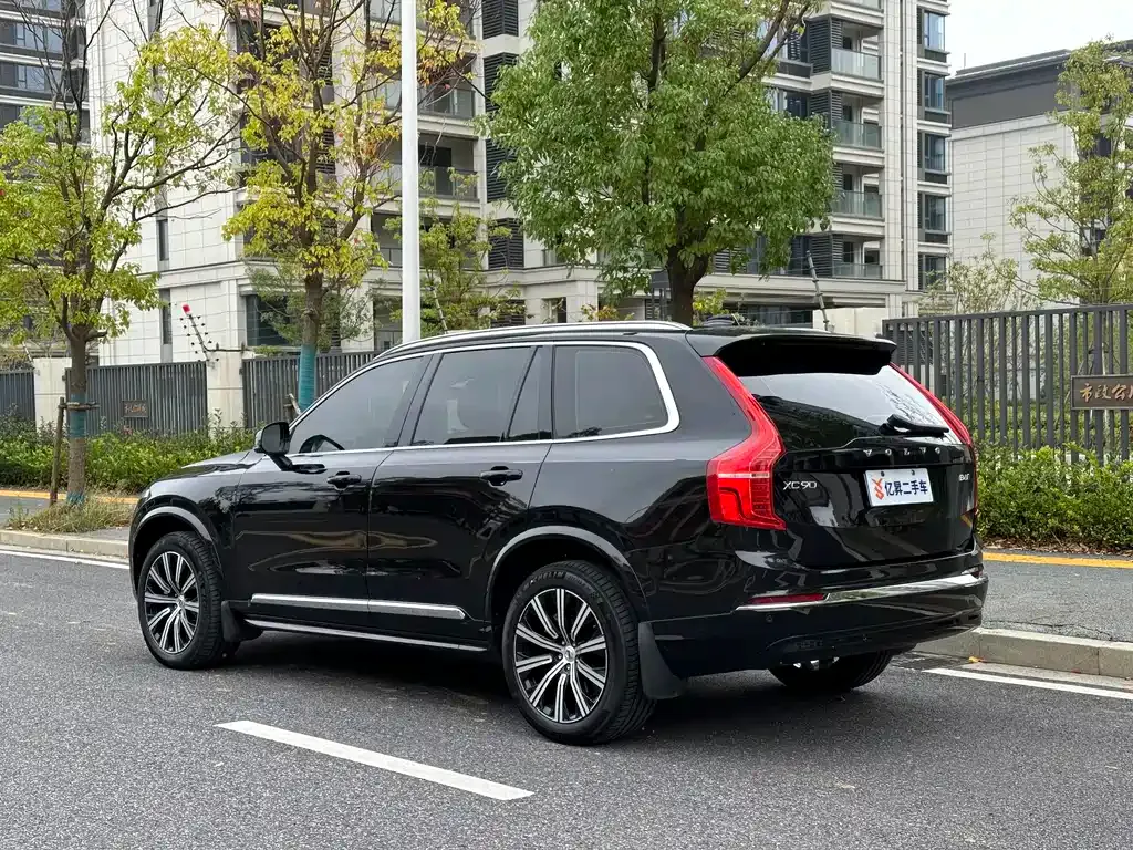 Volvo XC90 — фото 9