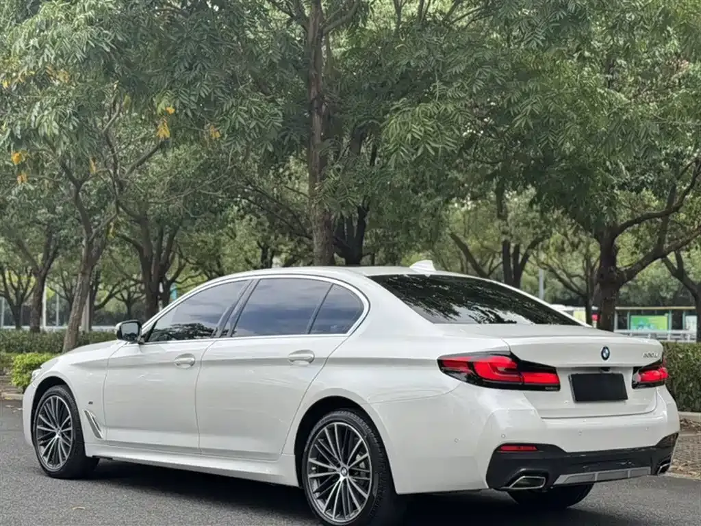 BMW 5 Series — фото 5