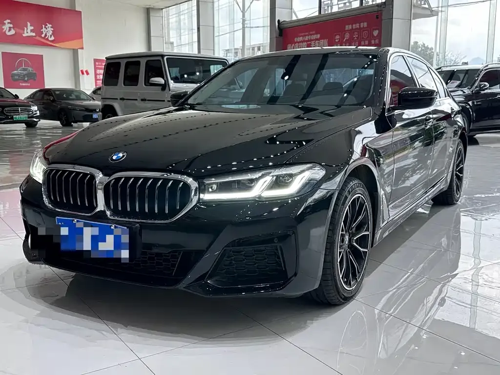 BMW 5 Series — фото 1
