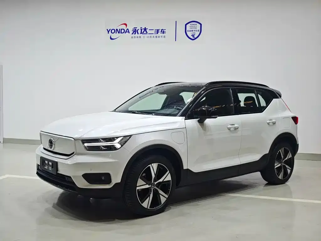 Volvo XC40 NEV — фото 1