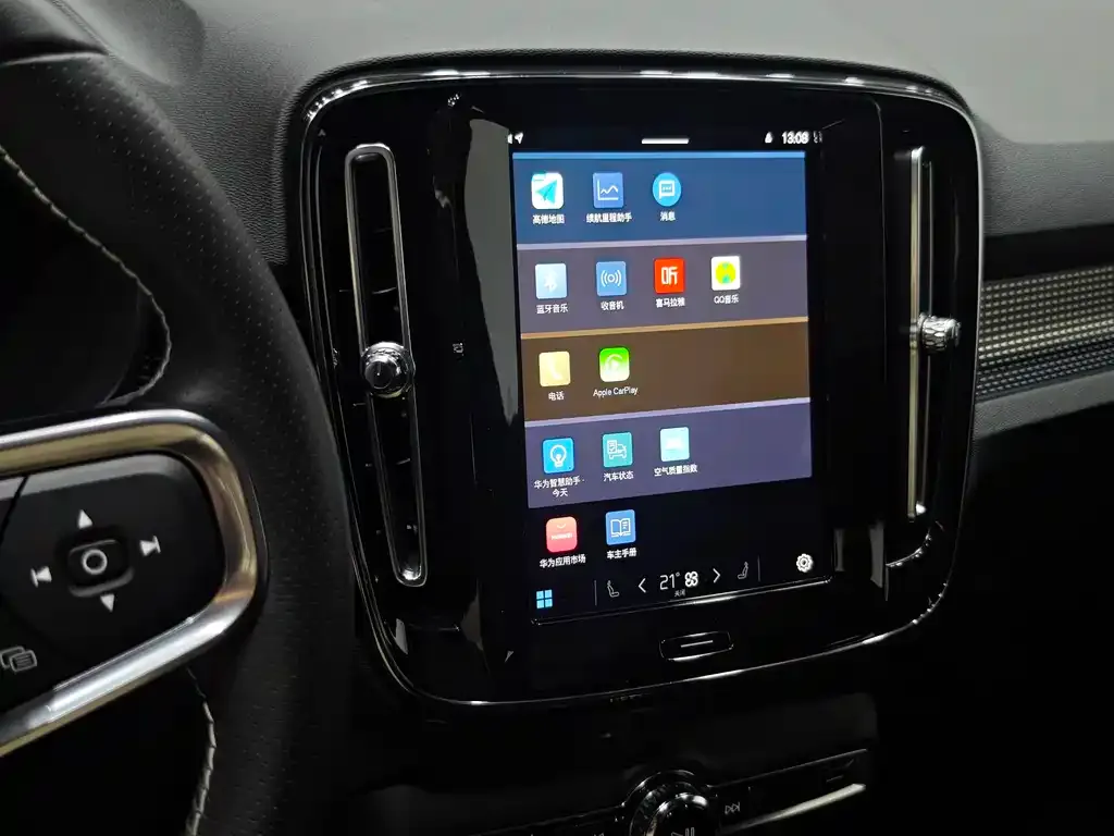 Volvo XC40 NEV — фото 10