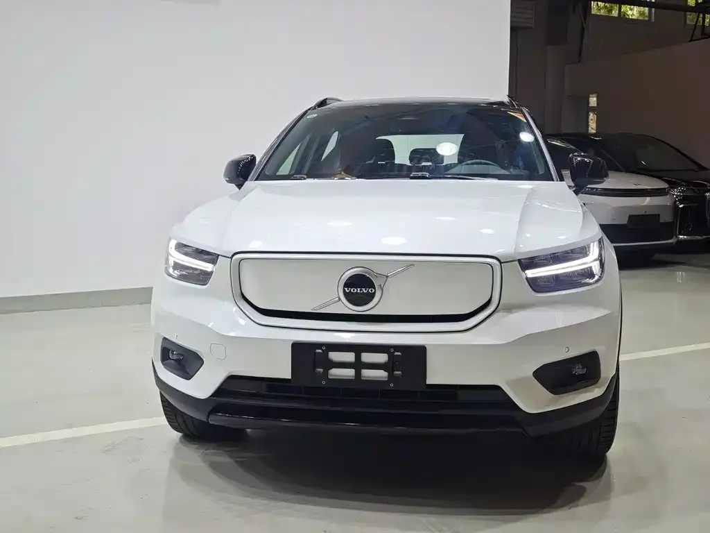 Volvo XC40 NEV — фото 2