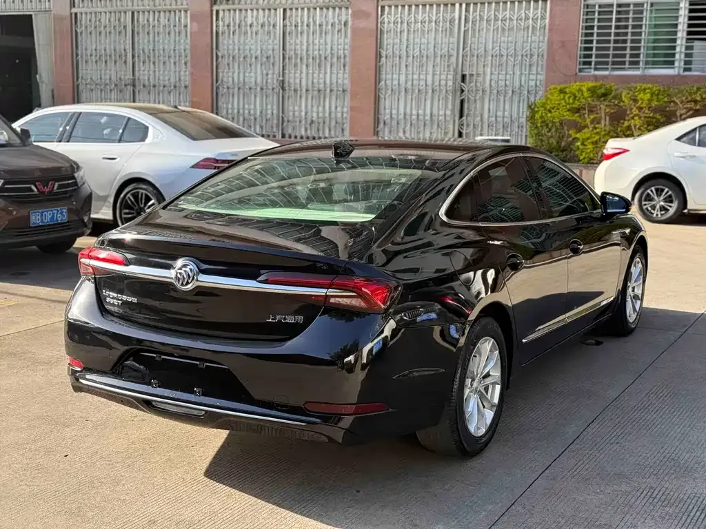 Buick LaCrosse — фото 6