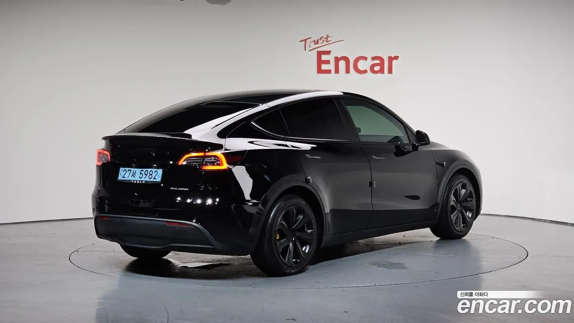 Tesla Model Y — фото 2