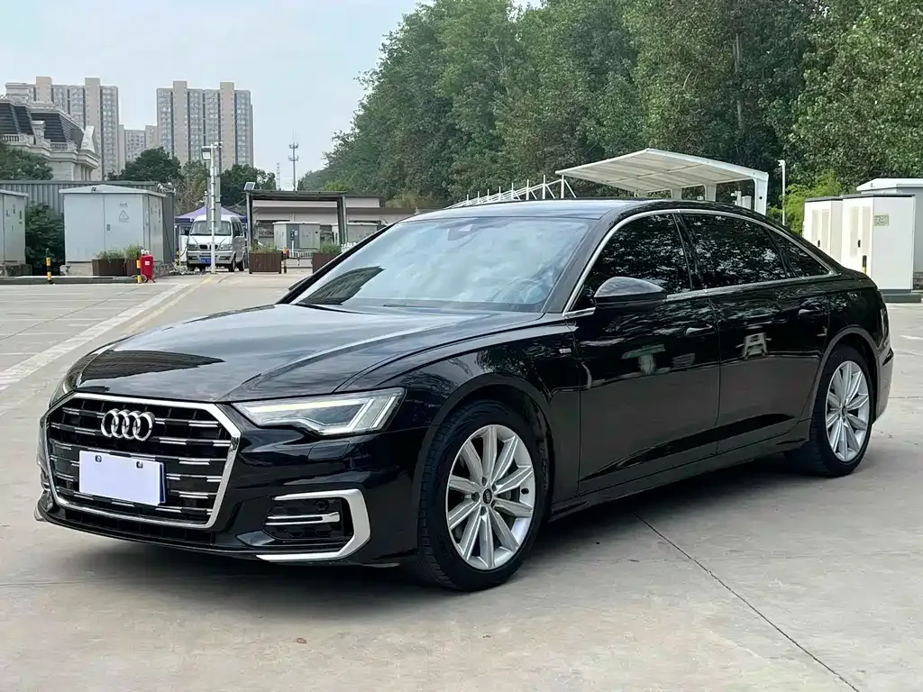 Audi A6L — фото 1