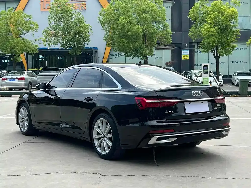 Audi A6L — фото 7