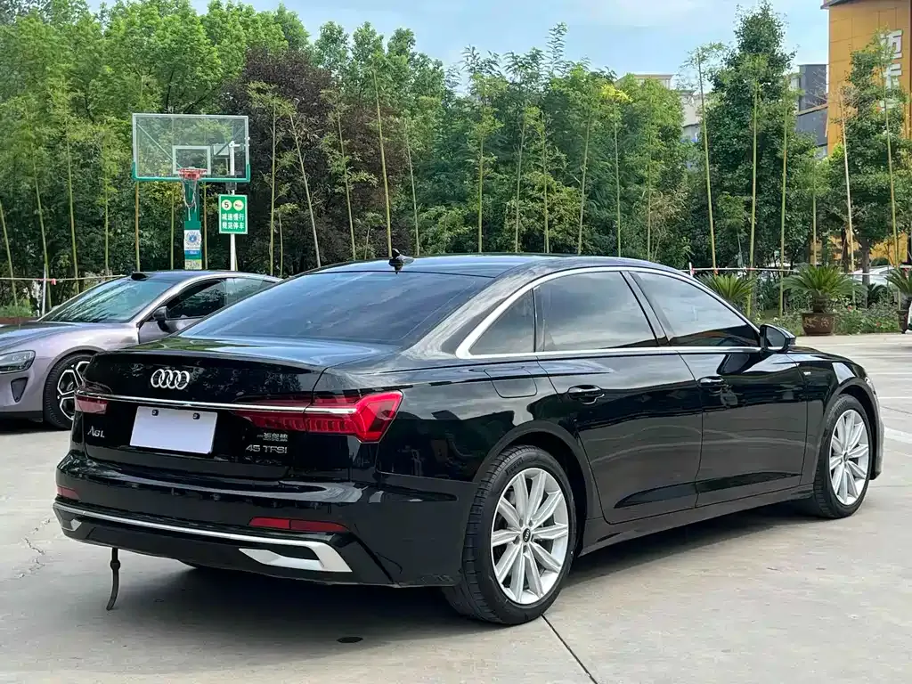 Audi A6L — фото 8