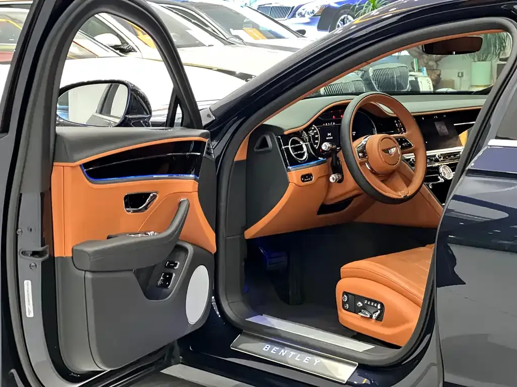 Bentley Flying Spur — фото 4