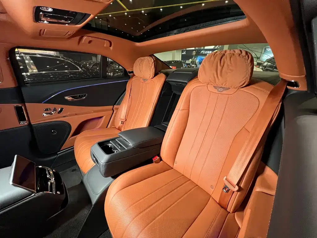 Bentley Flying Spur — фото 8