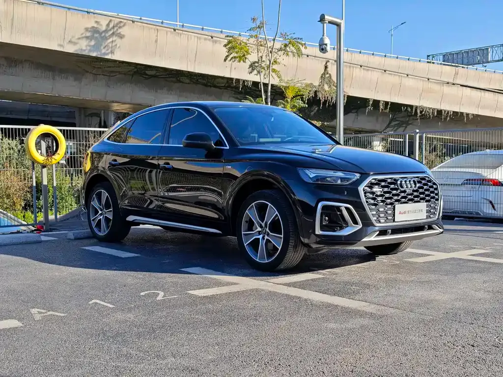 Audi Q5L Sportback — фото 3