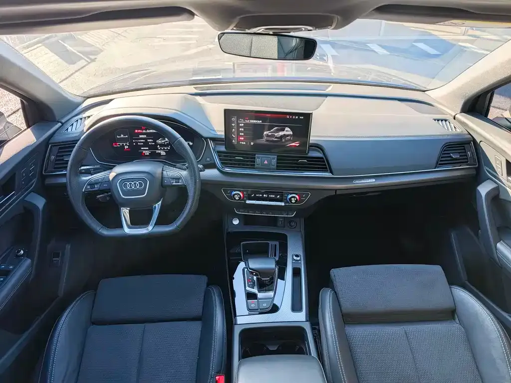Audi Q5L Sportback — фото 6