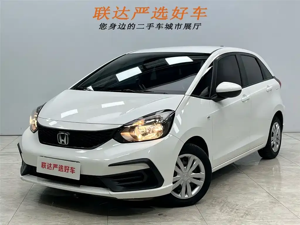 Honda Fit — фото 1