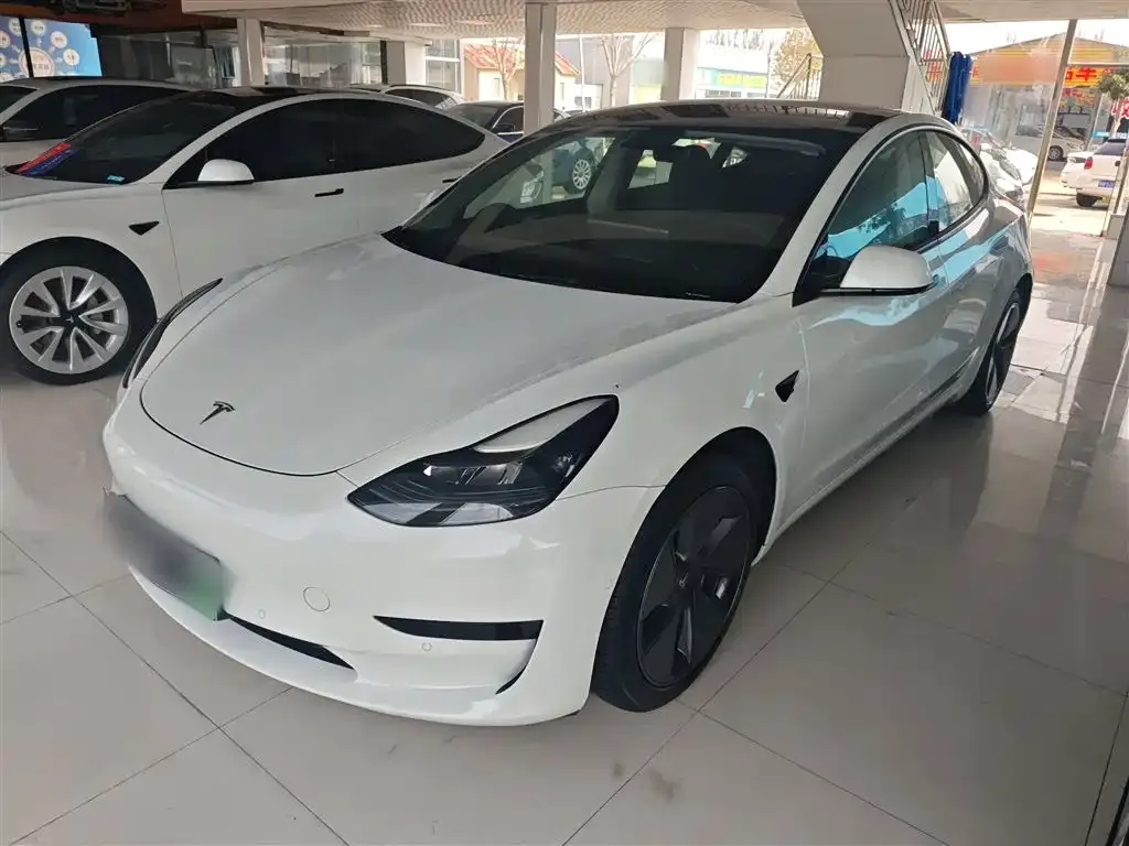 Tesla Model 3 — фото 2