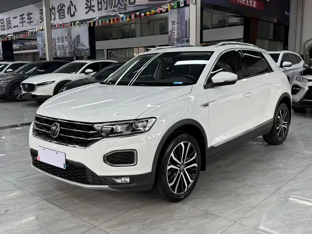 Volkswagen T-Roc — фото 1