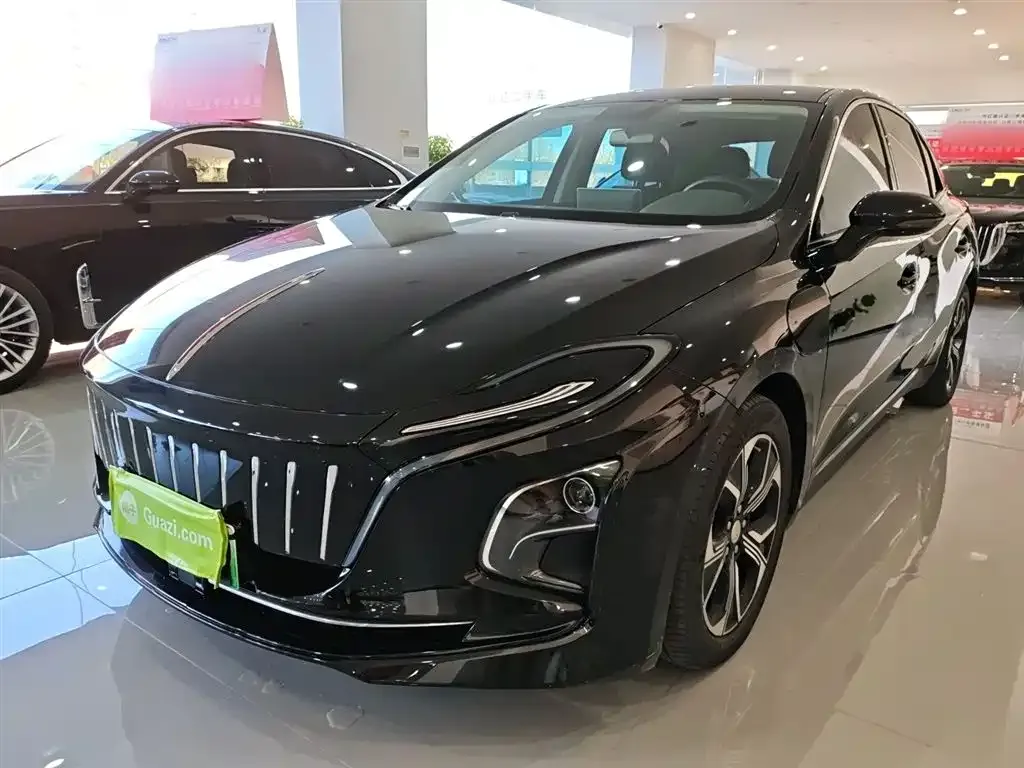 Hongqi E-QM5 — фото 1