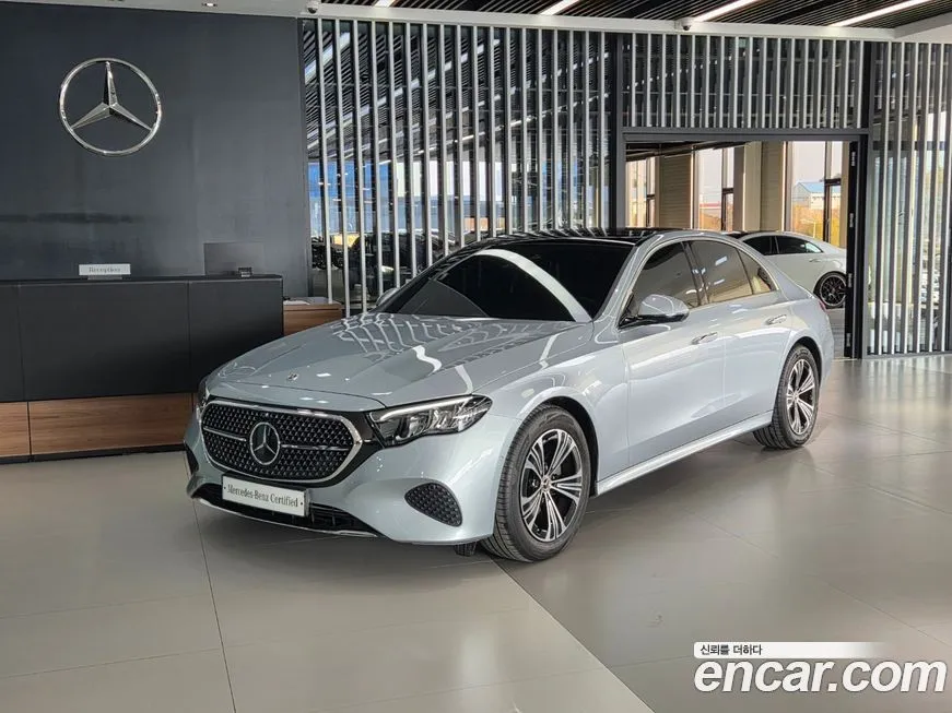 Mercedes-Benz E-Class — фото 1
