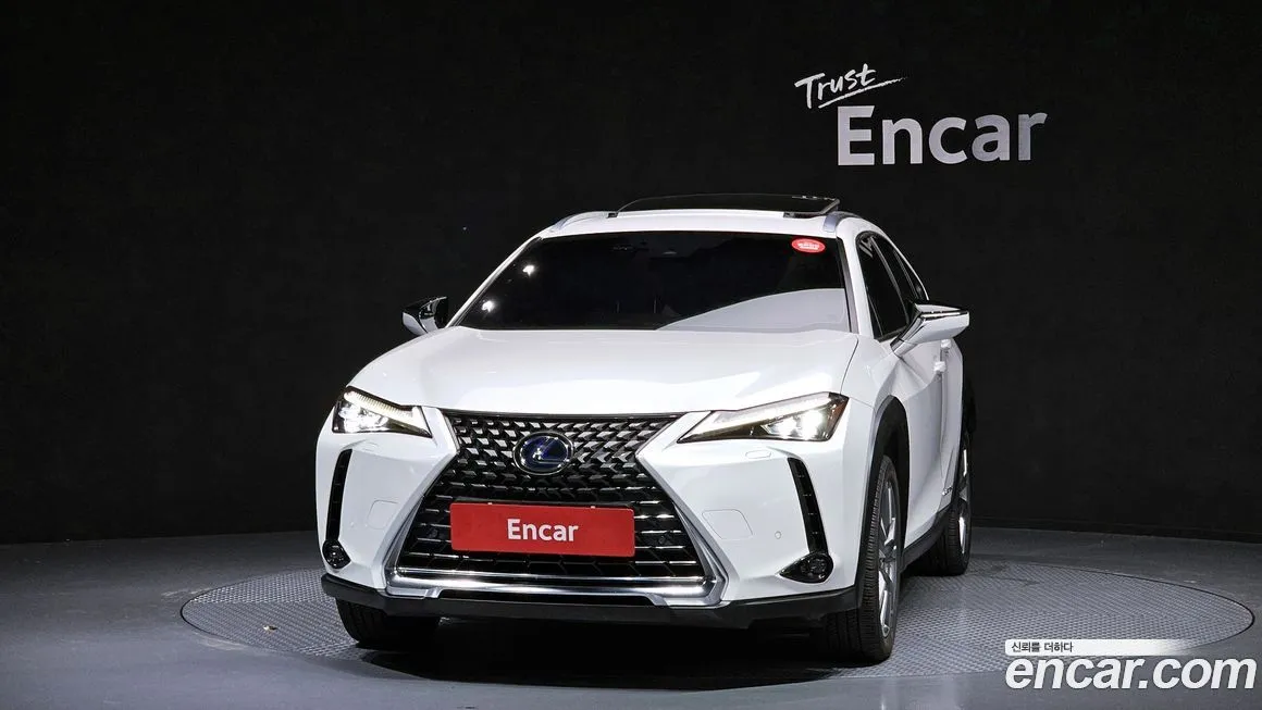 Lexus UX — фото 3