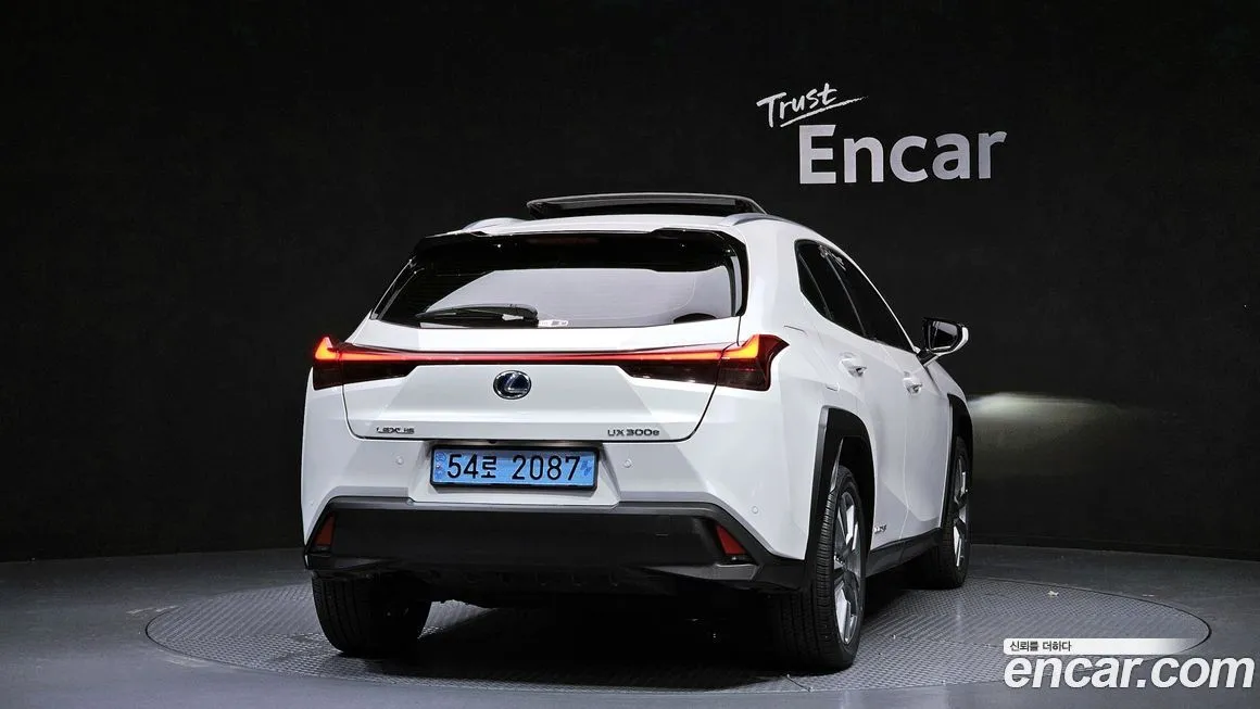 Lexus UX — фото 4