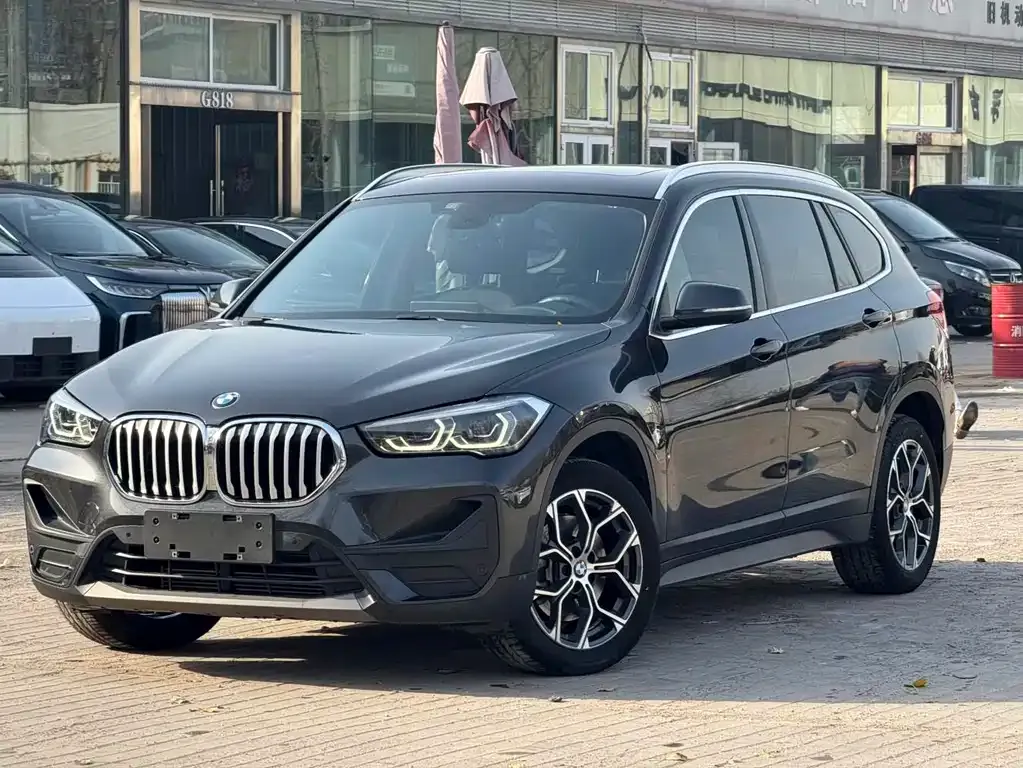 BMW X1 — фото 1