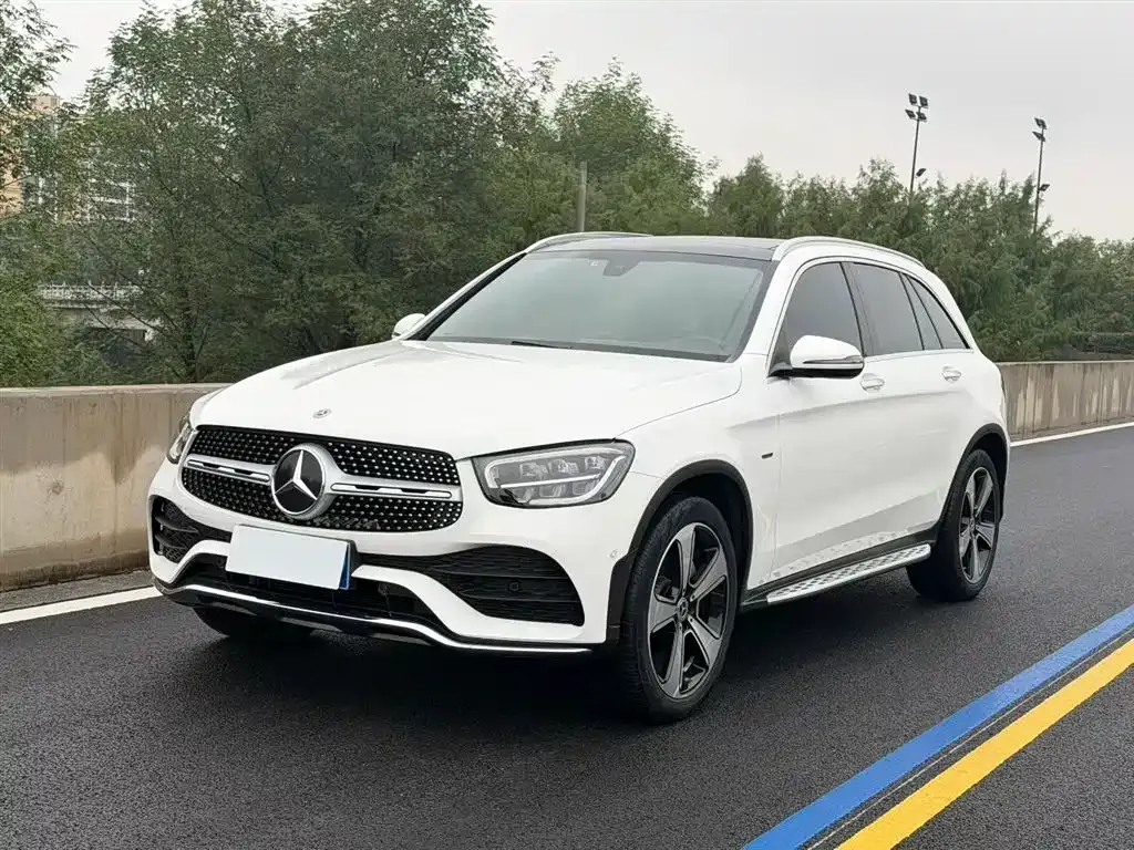 Mercedes-Benz GLC — фото 1