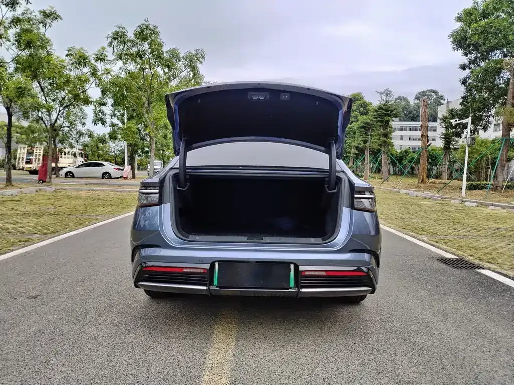 BYD Seal — фото 8