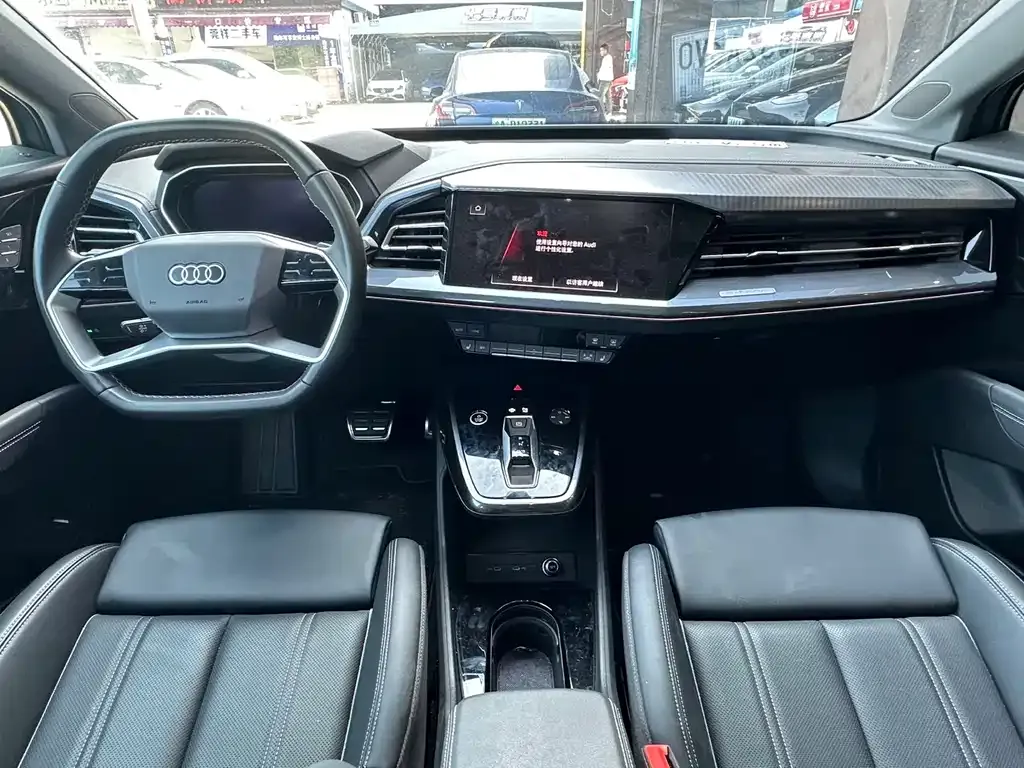 Audi Q4 e-tron — фото 10