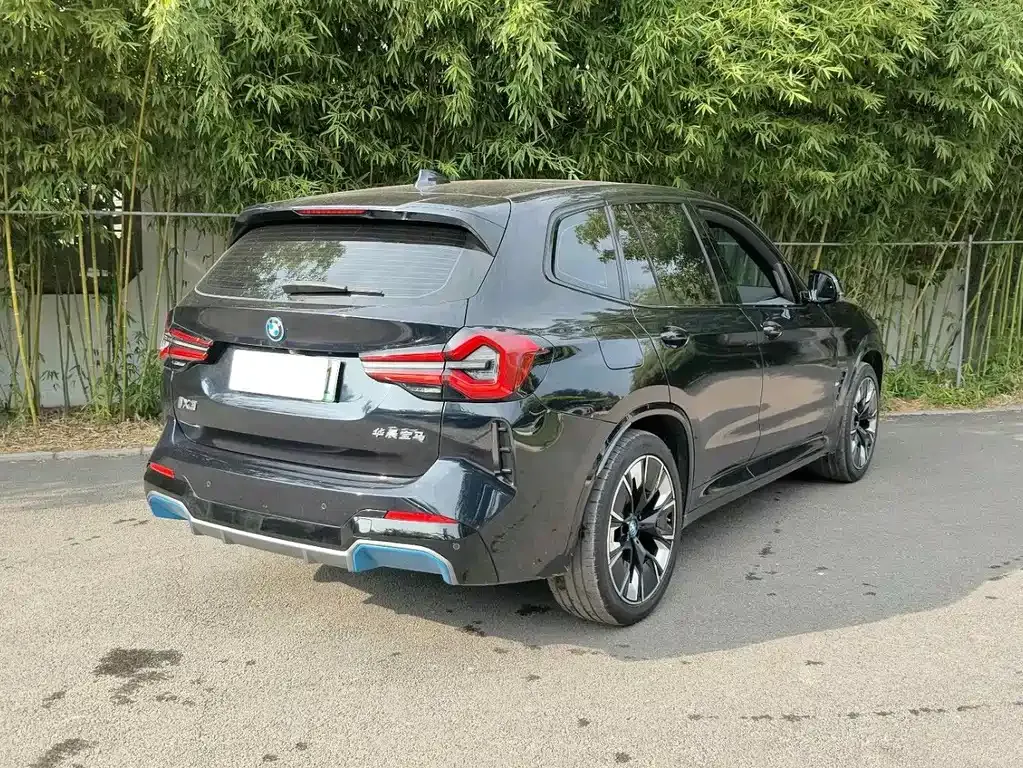 BMW iX3 — фото 4
