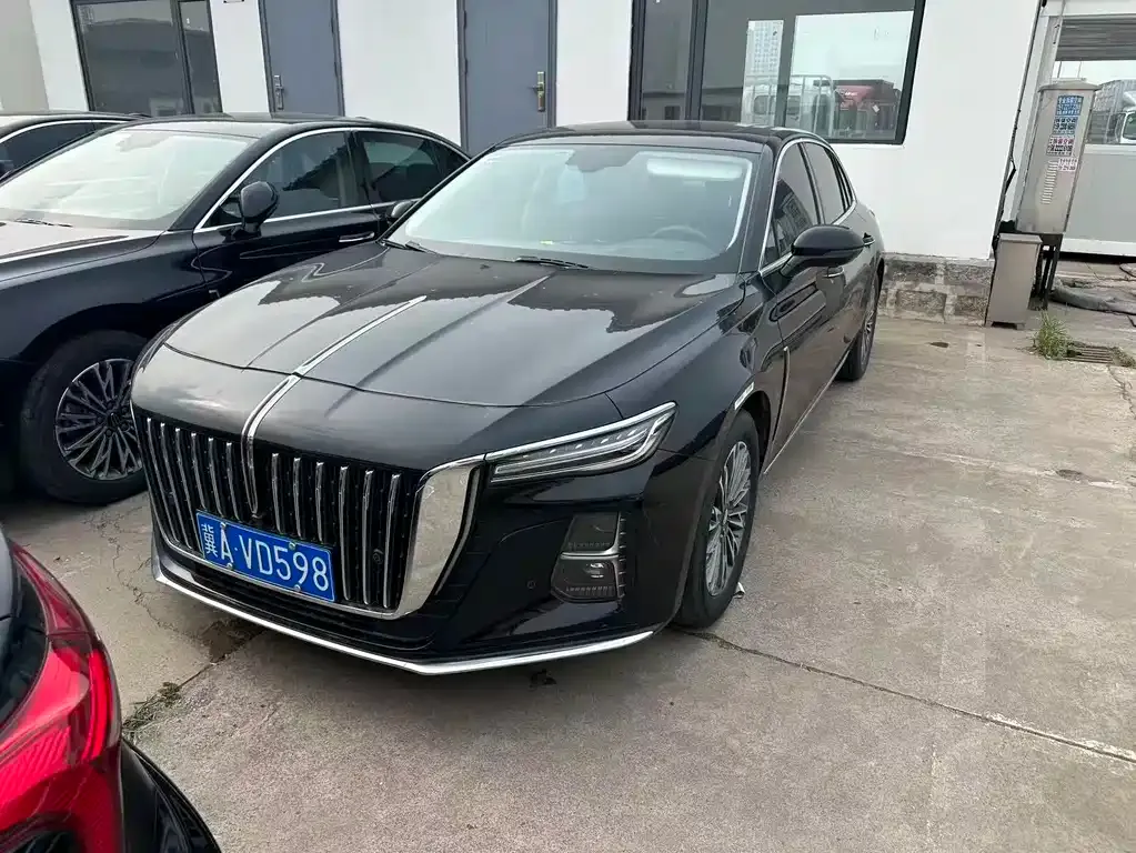 Hongqi H5 — фото 1