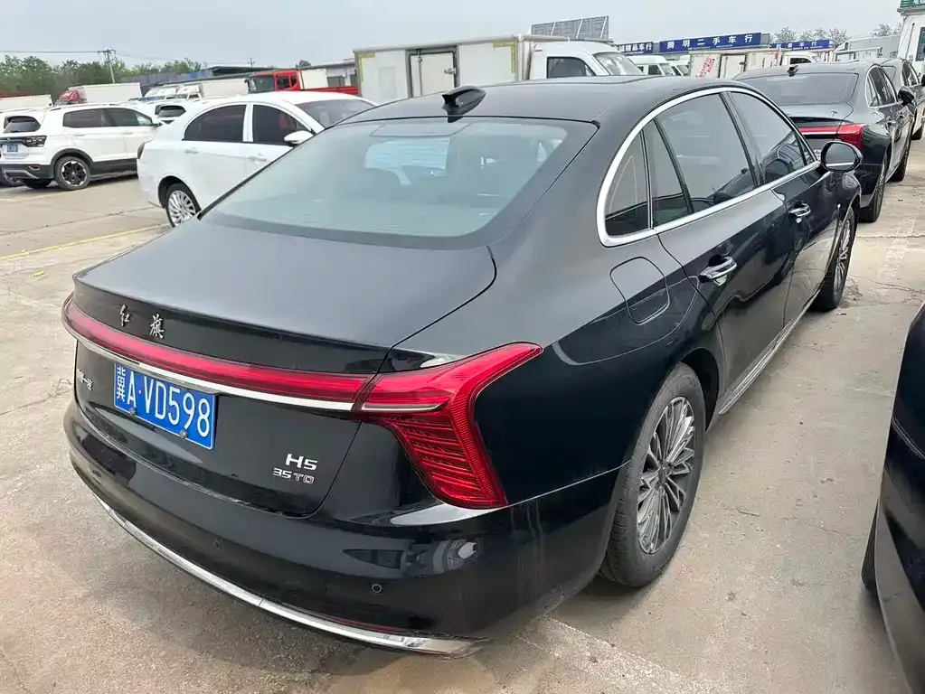 Hongqi H5 — фото 2