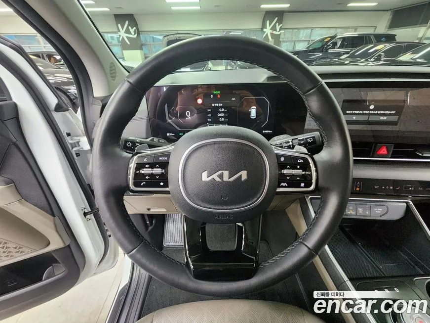 Kia Carnival — фото 5