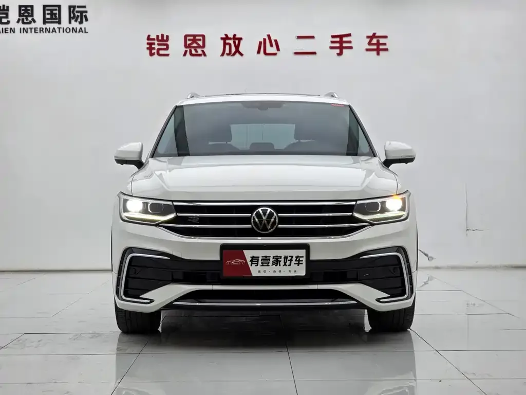 Volkswagen Tiguan L — фото 2