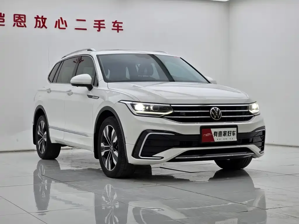 Volkswagen Tiguan L — фото 3