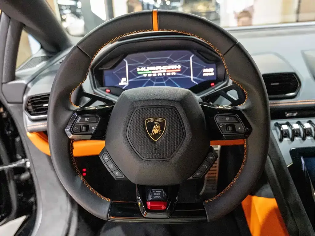Lamborghini Huracan — фото 9