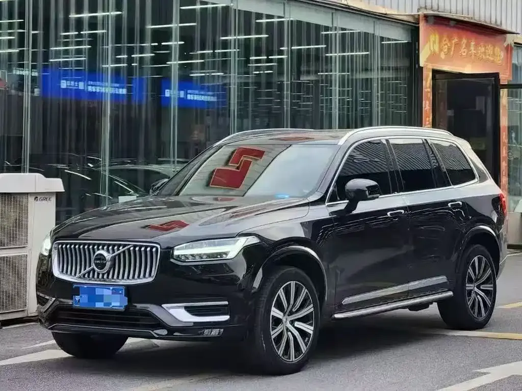 Volvo XC90 — фото 1