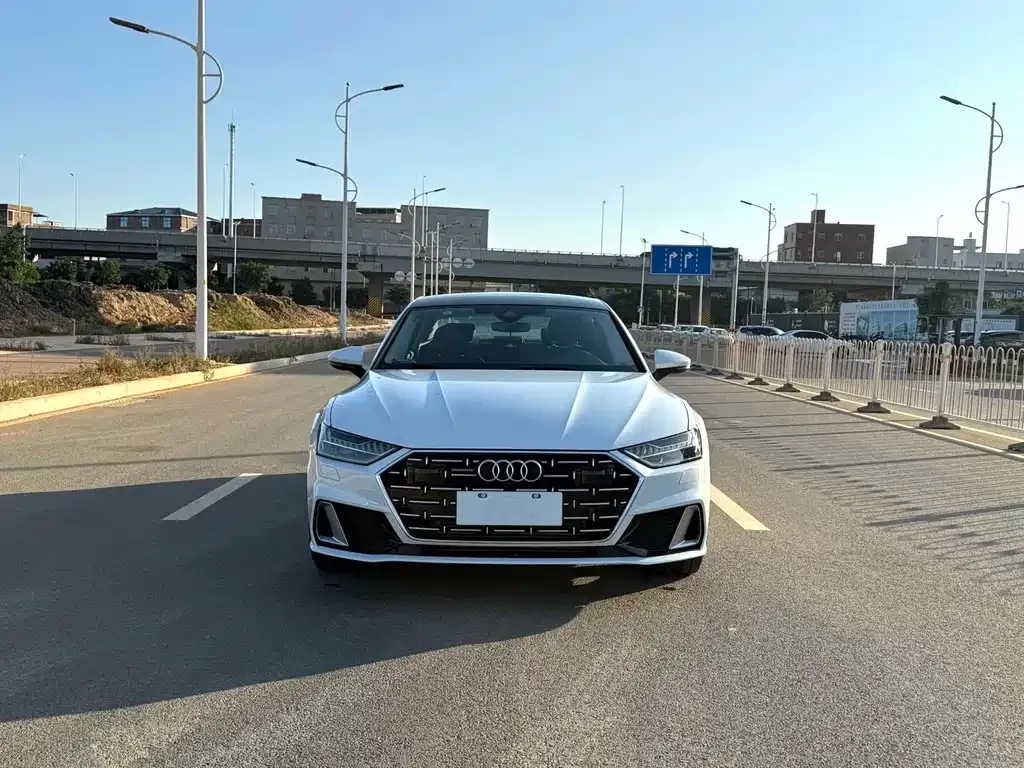 Audi A7L — фото 2