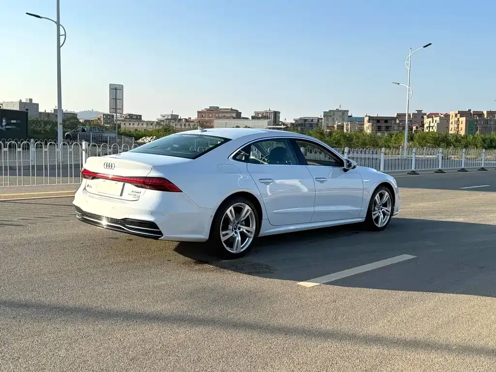 Audi A7L — фото 4