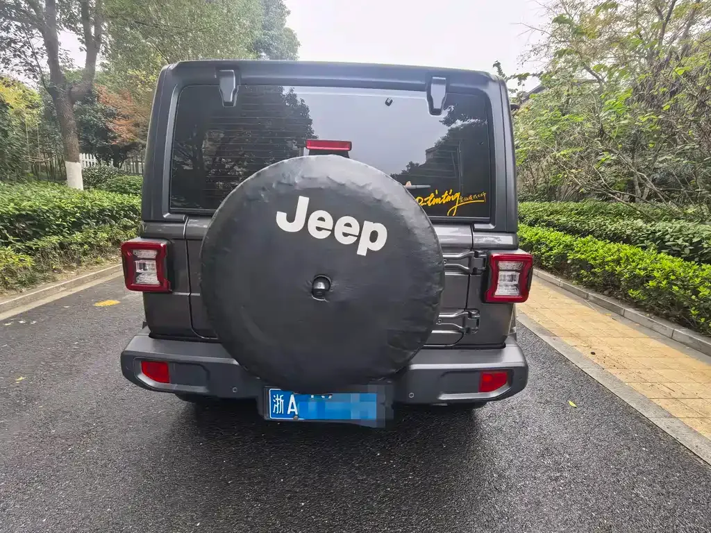 Jeep Wrangler — фото 4