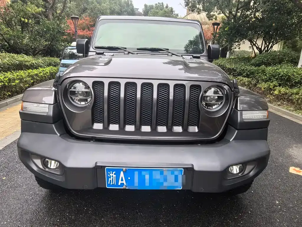 Jeep Wrangler — фото 7