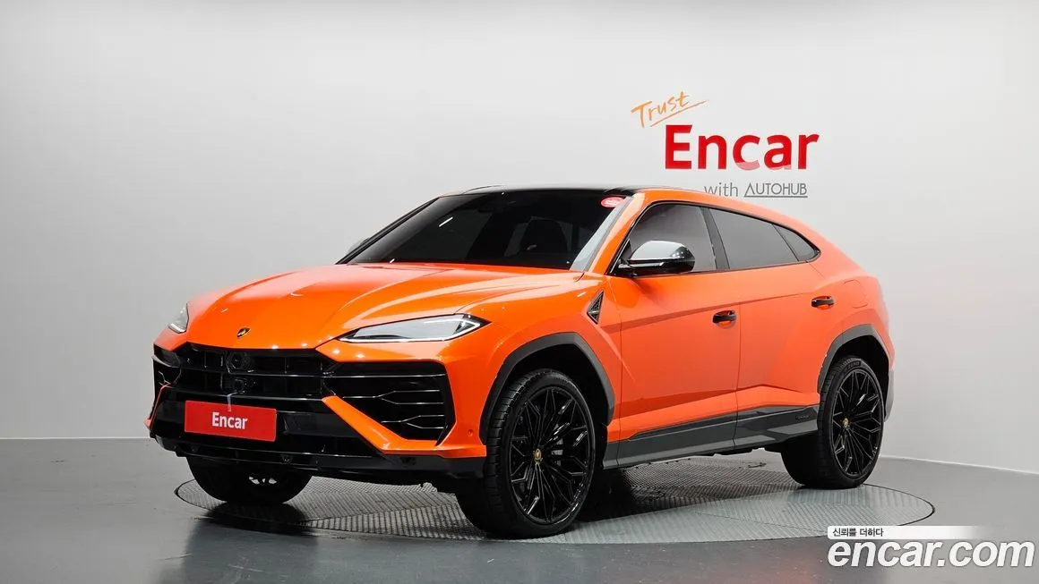 Lamborghini Urus — фото 1